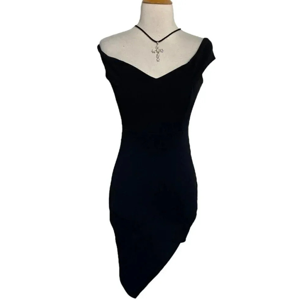 Fashion Nova‎ S sexy off the shoulder asymmetrical hem body-con dress